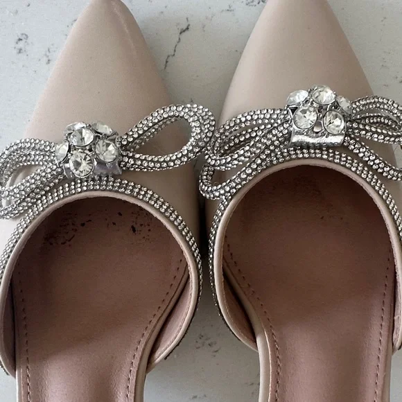 Elegant Cream Heels with Rhinestone Accents - Picture 7 of 9